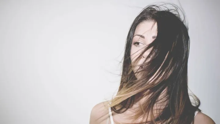 Comment Retrouver Sa Couleur Naturelle Après Mèches? Trouvez Nos Conseils Ici ! 3 Comment retrouver sa couleur naturelle après mèches
